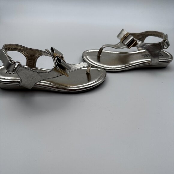 Michael Kors Girls‎ Bowstud Gold Sandals Size 12 - Picture 6 of 9